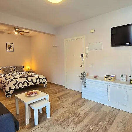 Acogedor Estudio En El Centro De * Торремолинос