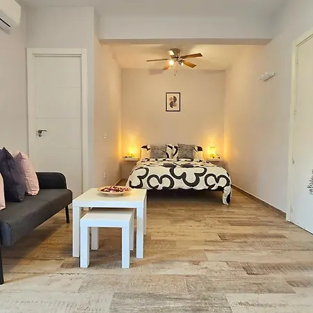 Acogedor Estudio En El Centro De * Торремолинос
